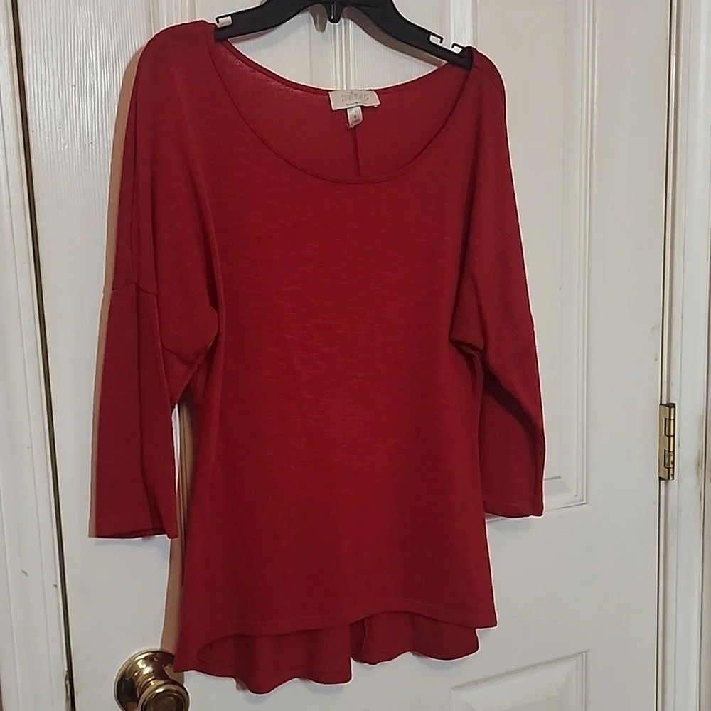 SOULMATES RED 3/4 LENGTH SLEEVE TOP SZ S
